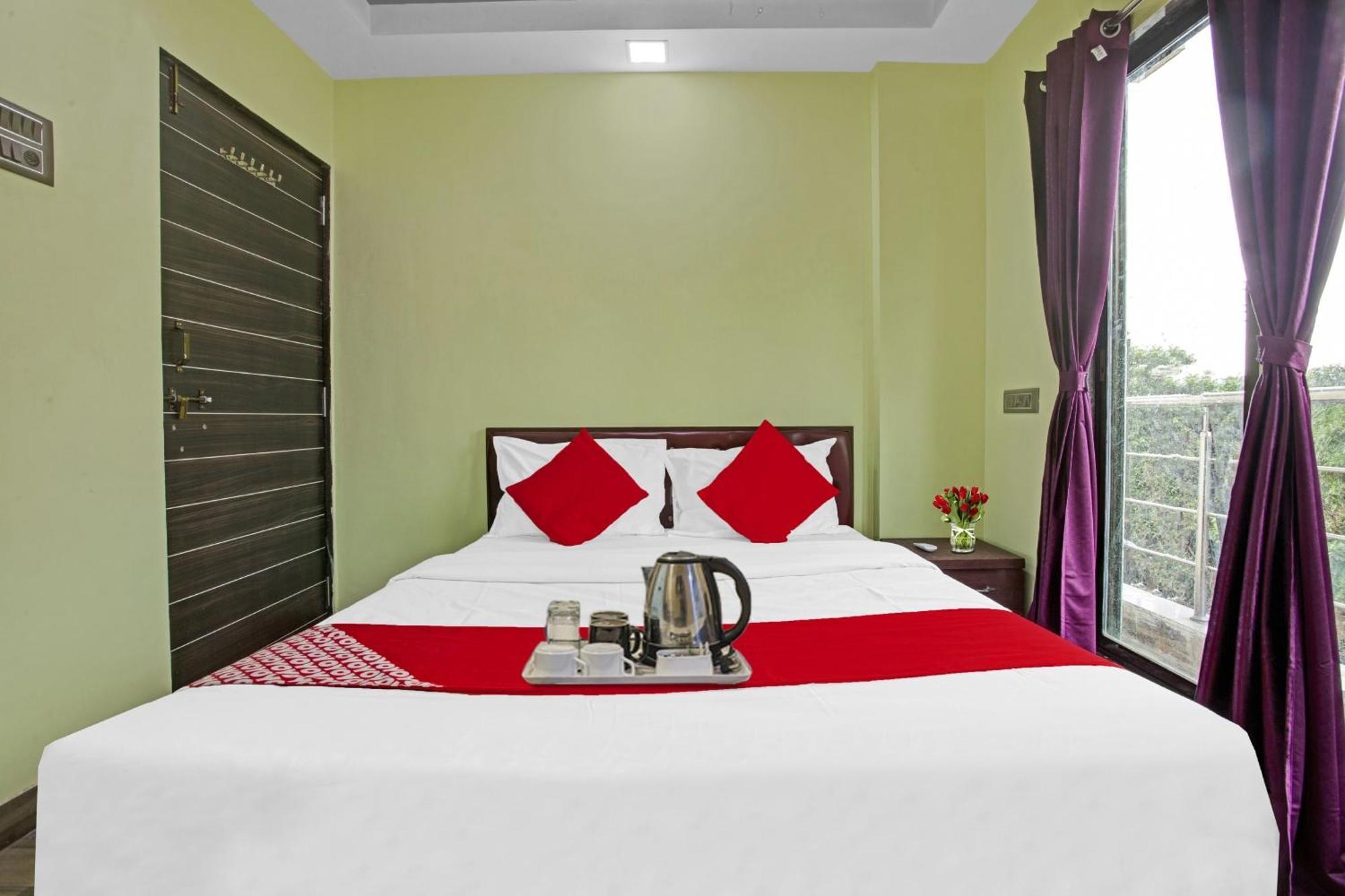 Hotel O Om Sai Residency Lodging And Boarding Taloje Budrukh Dış mekan fotoğraf