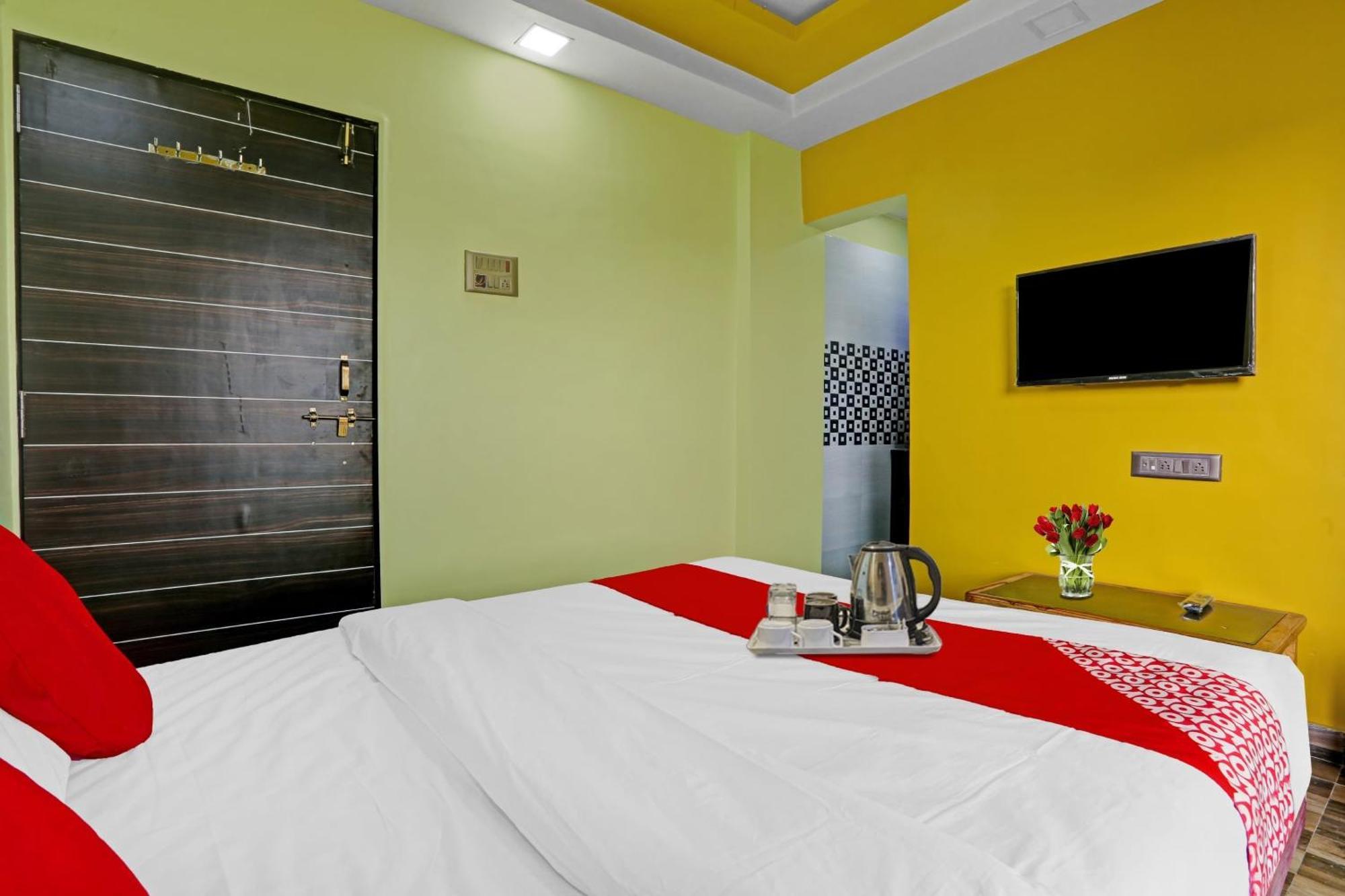 Hotel O Om Sai Residency Lodging And Boarding Taloje Budrukh Dış mekan fotoğraf